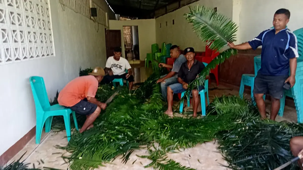 Umat Katolik Sambut Minggu Palma, Panitia Kapela Santo Agustinus Bello Siapkan 6.000 Daun Palem